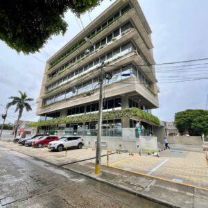 Local en Arriendo - Manga